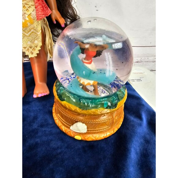Disney Princess Moana Doll Singing Talking Doll 14" Light Up Necklace Snow Globe - Picture 4 of 13